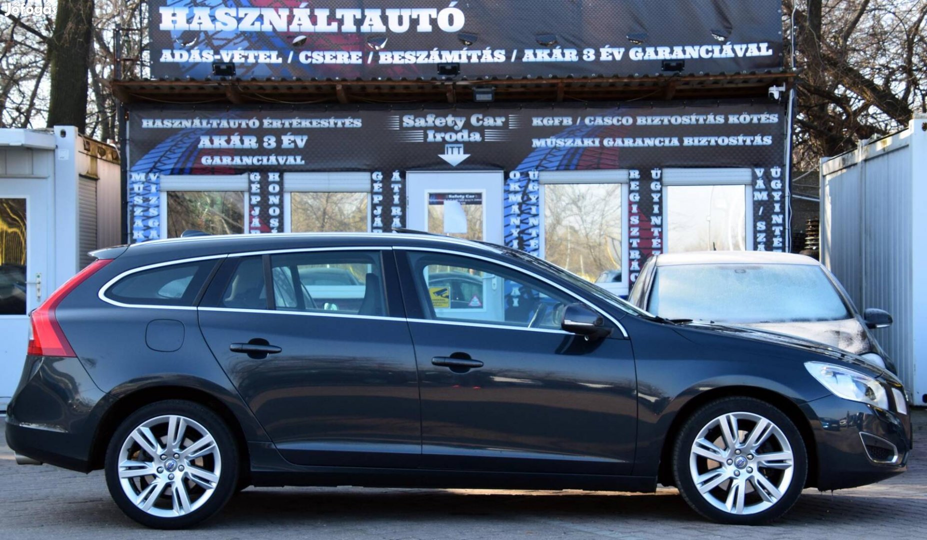 Volvo V60 2.4 D [D5] Summum 182 E KM!///Szerviz...